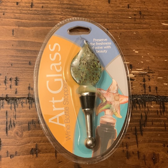 Bundle of 4 Wine Bottle Stoppers - Picture 2 of 6